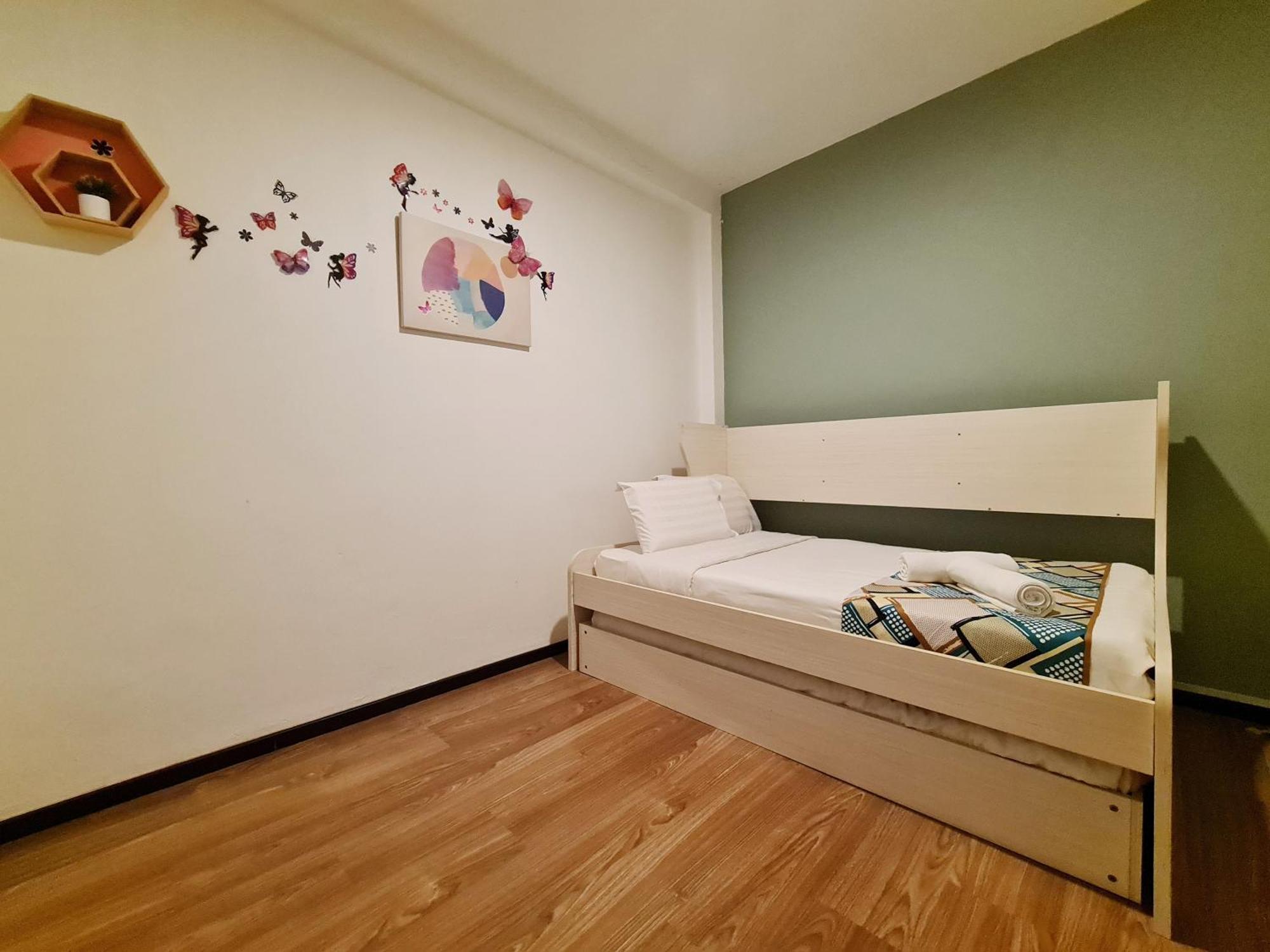 Treeline Urban Inn Кота-Кінабалу Екстер'єр фото